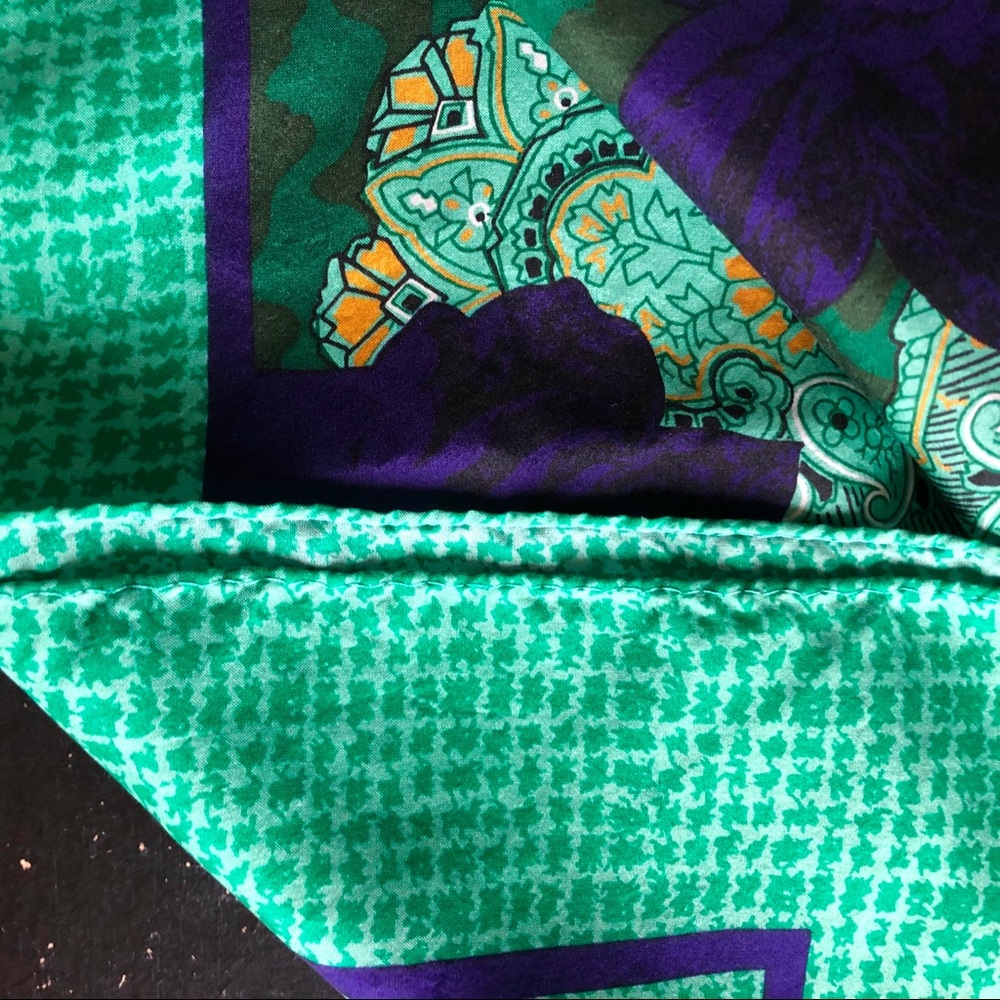 Christian Dior "Autumn Green Hues Violet Floral & Palsey" Silk Scarf - Picture 6 of 7